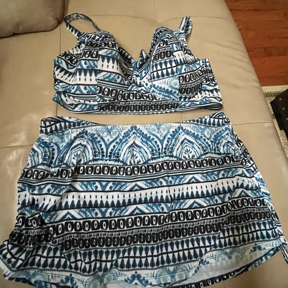 SWIM by Cacique Two Piece Swimsuit, Ruched Sides, Size 20/42G